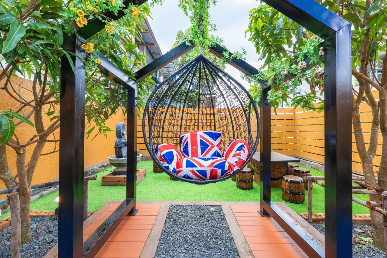 Marco Polo Phuket Poshtel & Bistroホステル エクステリア 写真